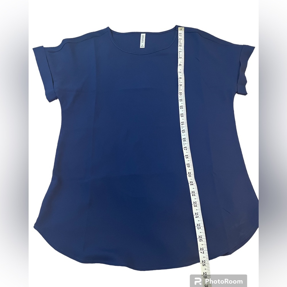 Zenana - Navy top.‎ NWOT